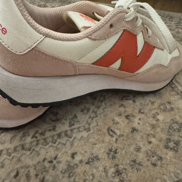 New Balance Women's Running Sneaker in Coral and Blush - Picture 3 of 6
